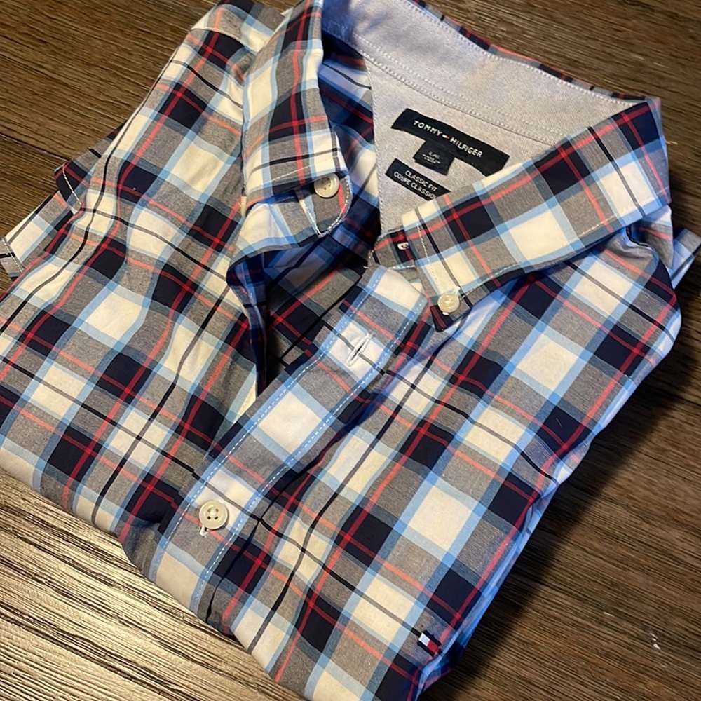 Nice Tommy Hilfiger long sleeve. Bought hardly wear. - Picture 3 of 4